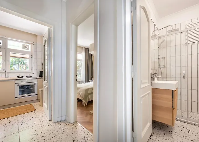 Beyond The Bosphorus #6 *